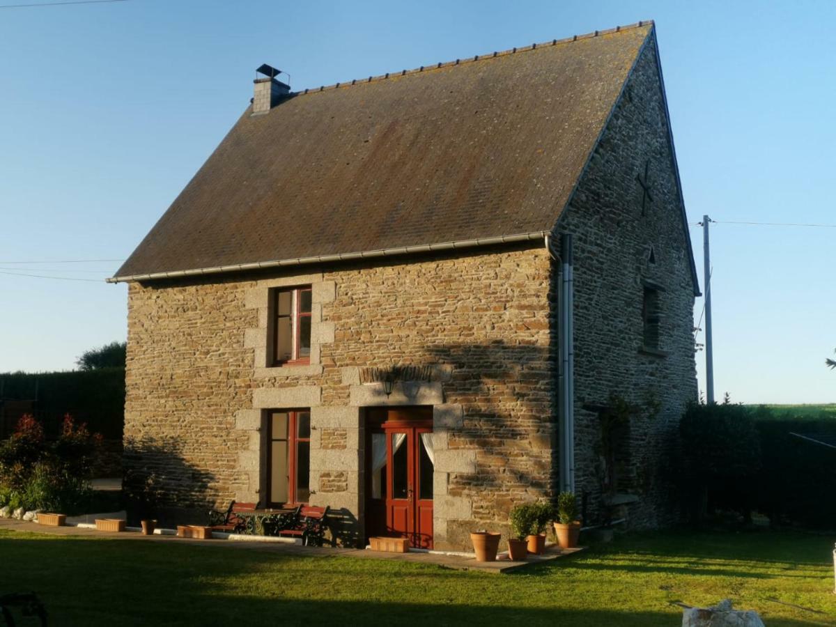Villa La Loctais à Les Portes du Coglais Extérieur photo